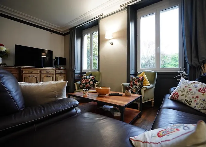 Chateau De Champblanc Privatunterkunft *