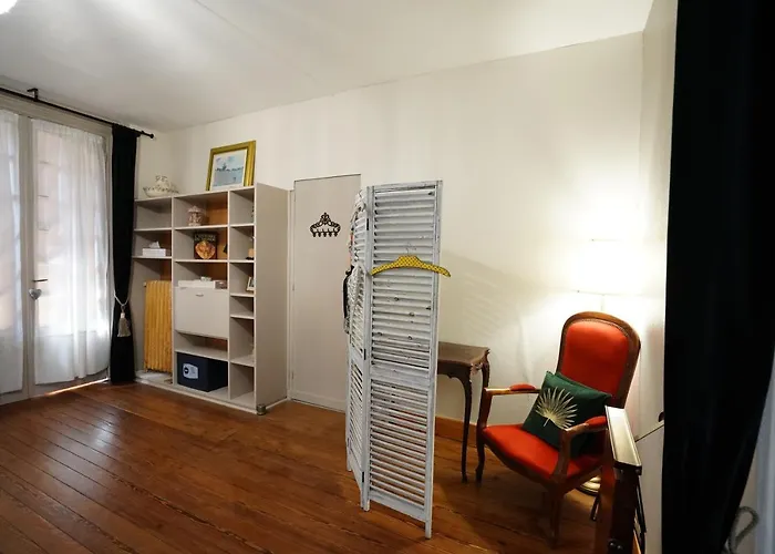 Chateau De Champblanc *