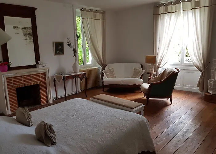 Chateau De Champblanc *