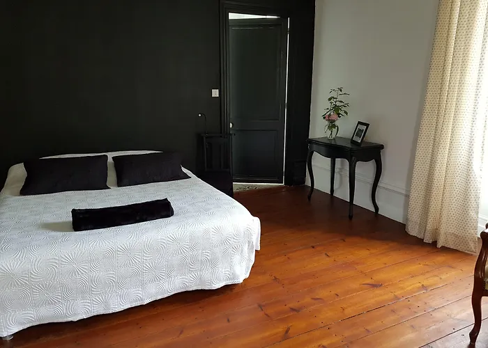 Privatunterkunft Chateau De Champblanc *