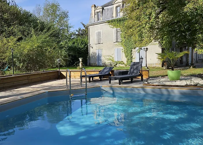 Privatunterkunft Chateau De Champblanc